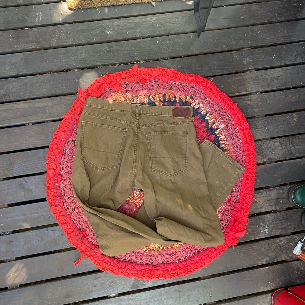 Dockers - Picture 3 of 4